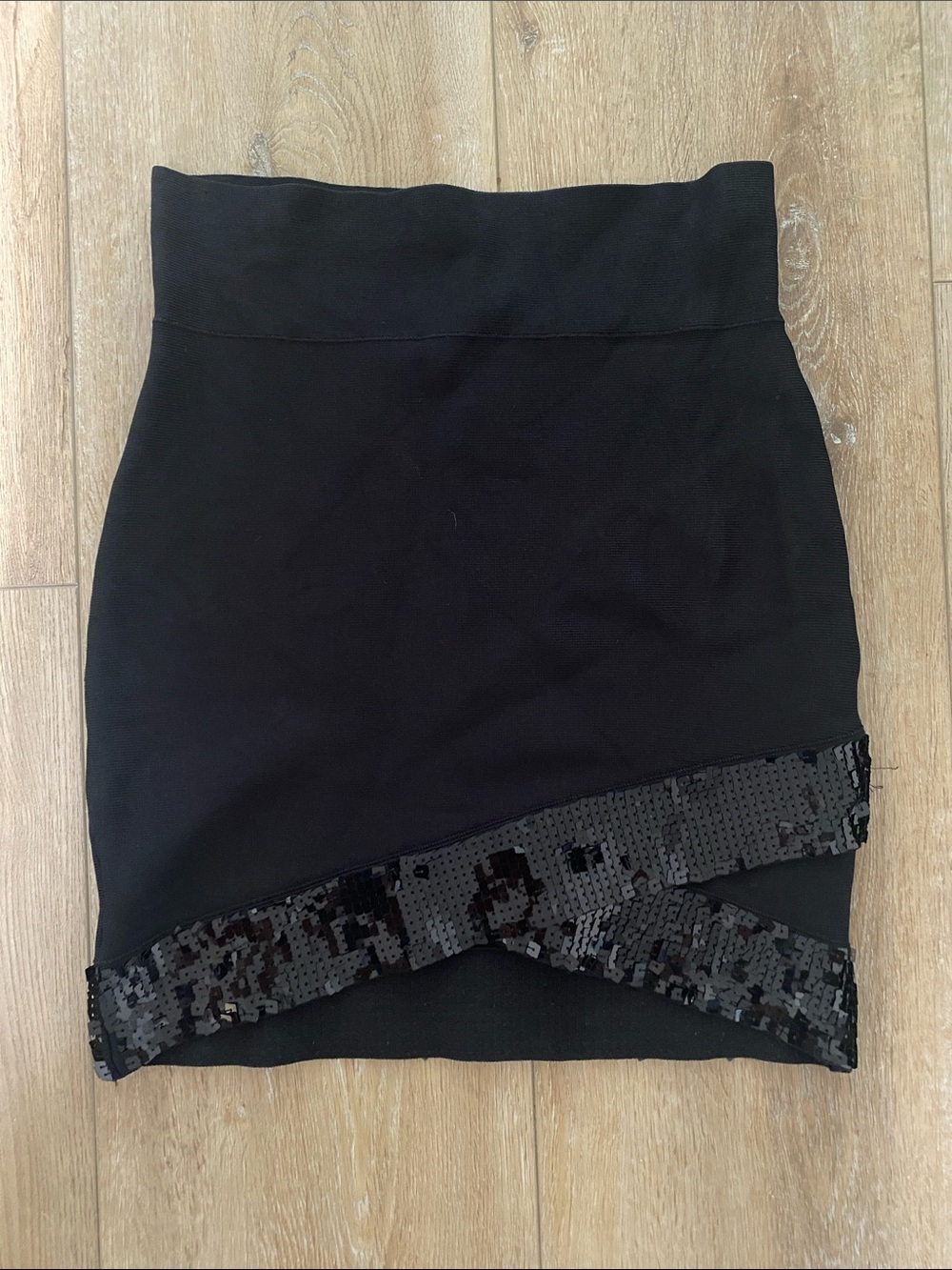 BCBG Maxazria Black Sequin Trim High-Waist Mini Skirt medium